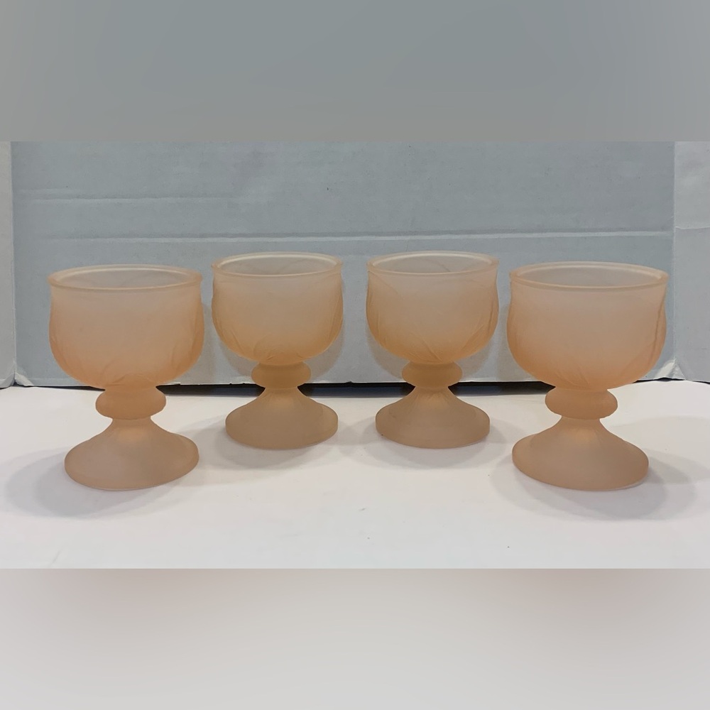 Vintage Pink Satin Frosted Tiara Group of 4 Goblet 6oz Glasses.             2873